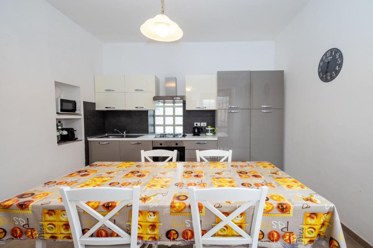 Casa Romeo Appartamento Con Posto Auto Finale Ligure Buitenkant foto