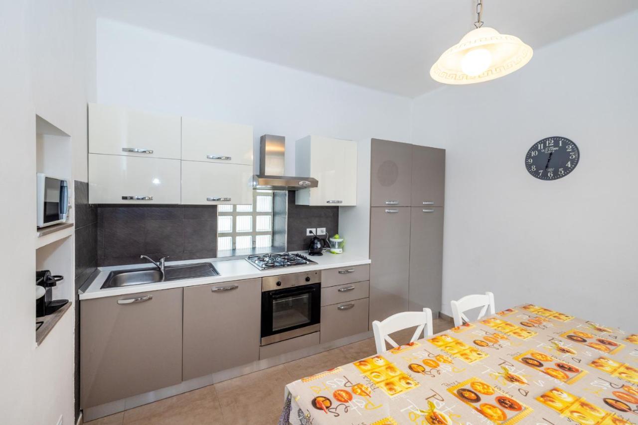Casa Romeo Appartamento Con Posto Auto Finale Ligure Buitenkant foto