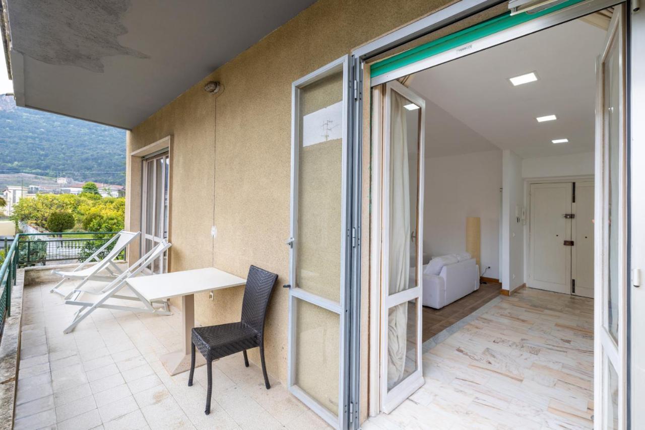 Casa Romeo Appartamento Con Posto Auto Finale Ligure Buitenkant foto
